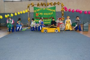 rey y reinas aniversario escuela las vocales